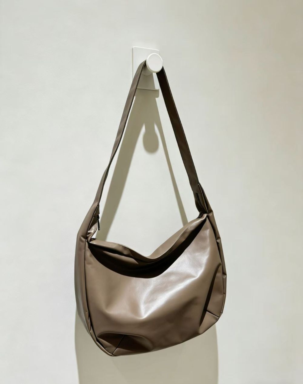 MOTTLED HOBO BAG detail 7