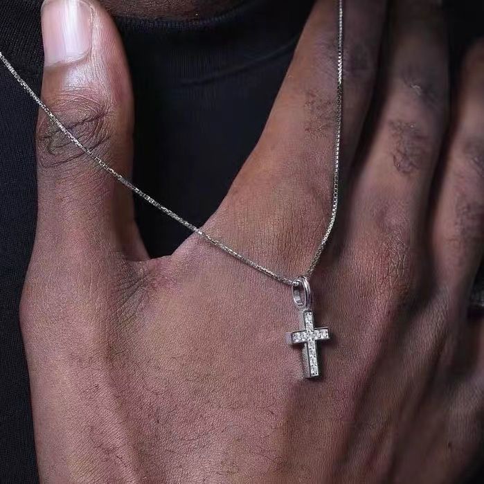 MINI PAVÉ CROSS NECKLACE 2