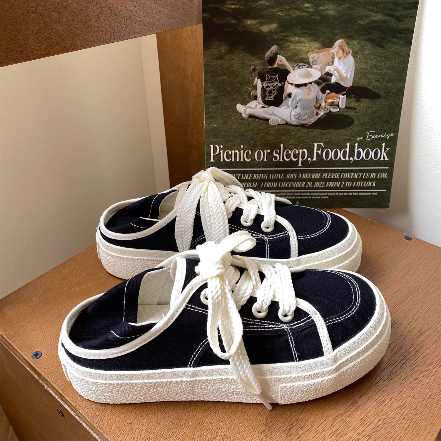 LIGHTWEIGHT CANVAS SHOES 5
